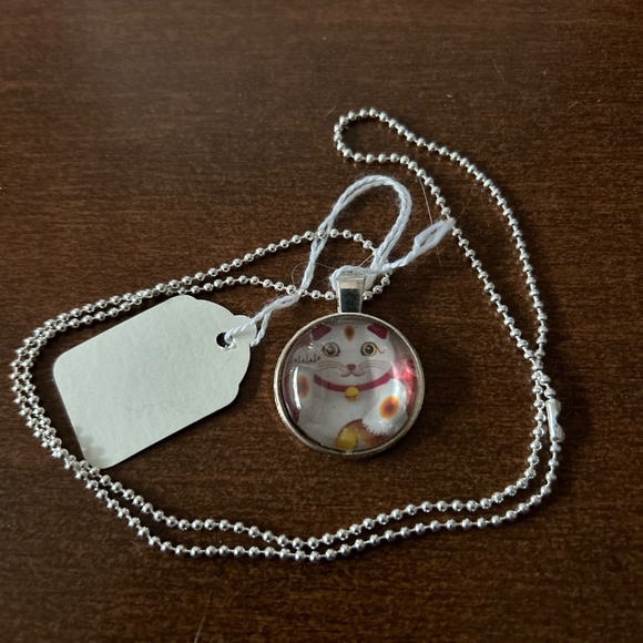 LUCKY CAT PENDANT NECKLACE, BY MANEKI NEKO ART, HANDMADE, GLASS DOME ON METAL, - Picture 2 of 5